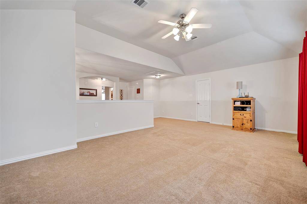 Alternate view of the bonus room