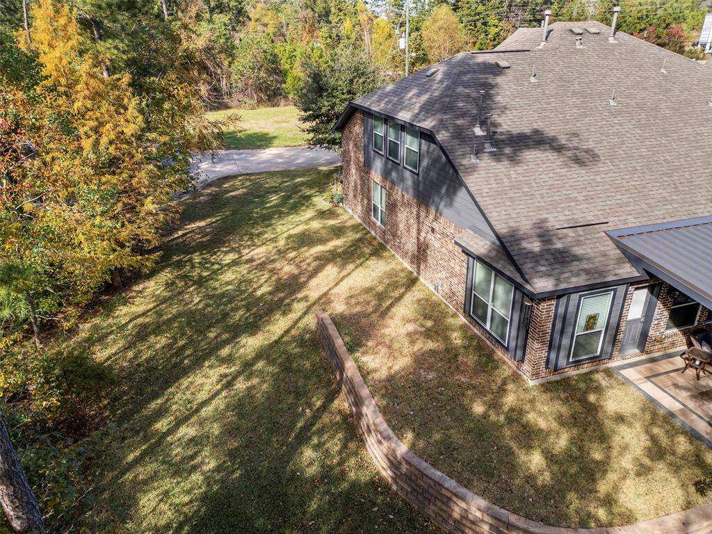 Large side yard with no neighbors