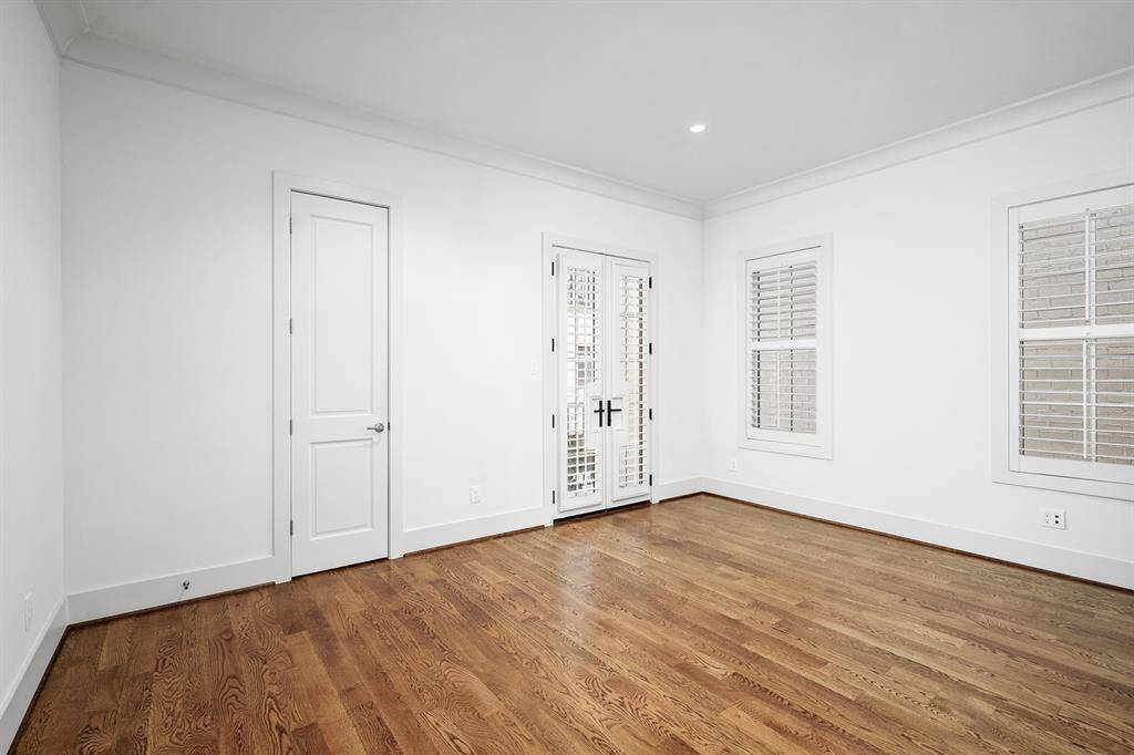 Office/study/ workout room/ flex room/ potential 5th bedroom, located on the second floor with Juliette balcony and walk-in closet.