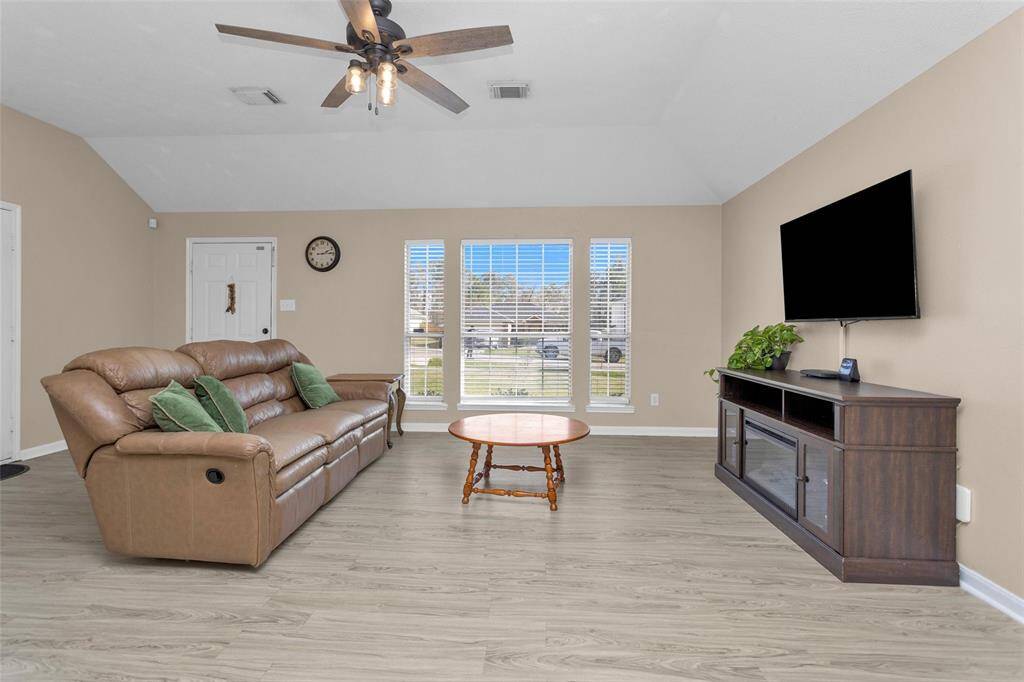 So much room here in the living area