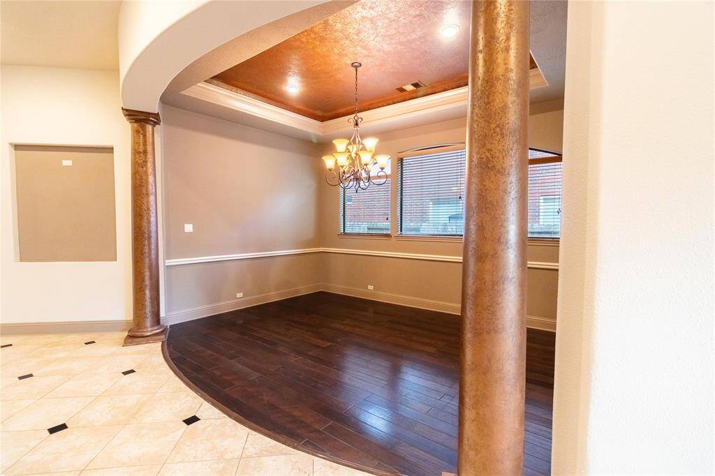 Formal Dinning Room