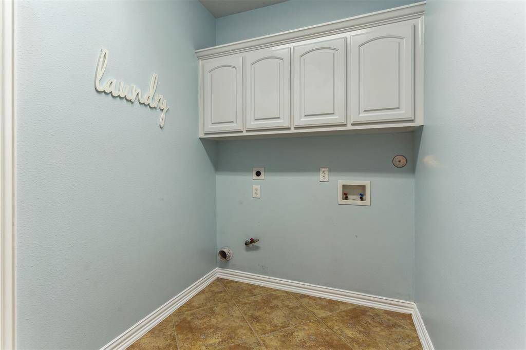 7014 Lake Haven Ct, Sugar Land Tx 77479- laundry room.