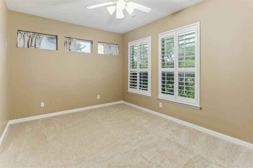 7014 Lake Haven Ct, Sugar Land Tx 77479- Additional bedroom with bath on first floor.