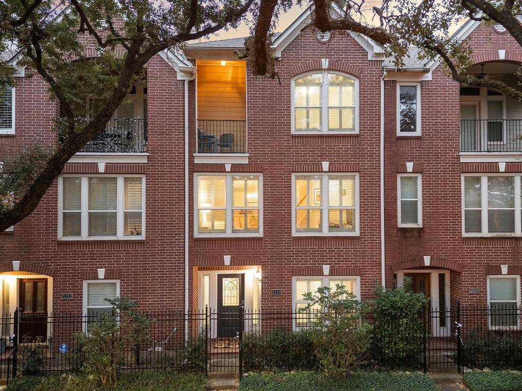 Located at 1010 La Rue Street, this 3-story townhome boasts 3 bedrooms and 3.5 baths with a "lock and leave" lifestyle! Energy-efficient features and a low maintence lot add to the appeal. The kitchen offers a breakfast bar, and the primary bedroom includes a private balcony.