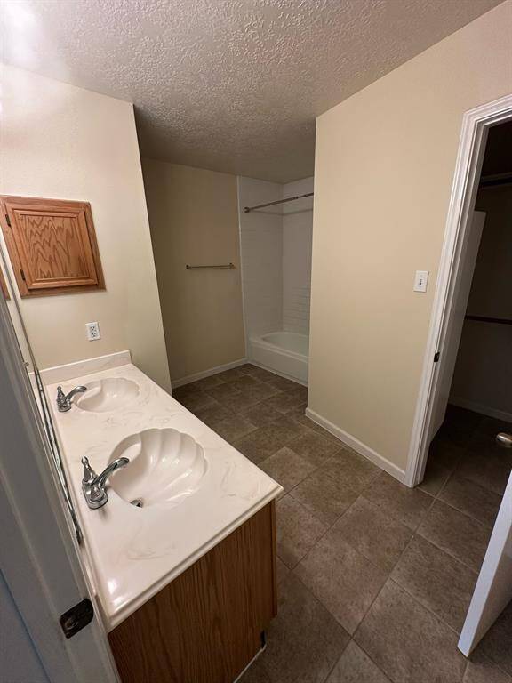 DOUBLE SINK MASTER BATHROOM