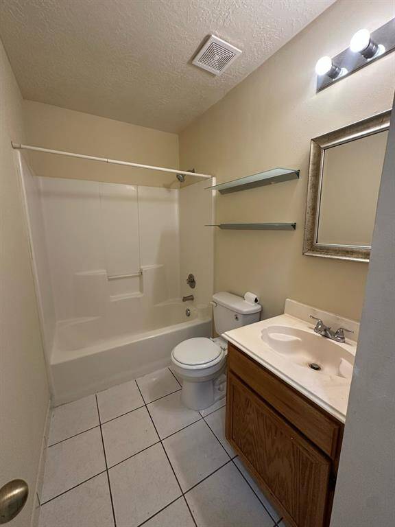 SECONDARY BATHROOM