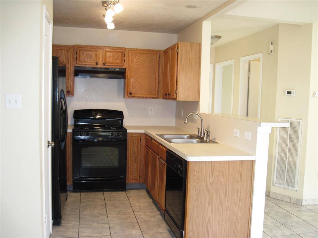 FULL SIZE DISHWASHER ALSO INCLUDED