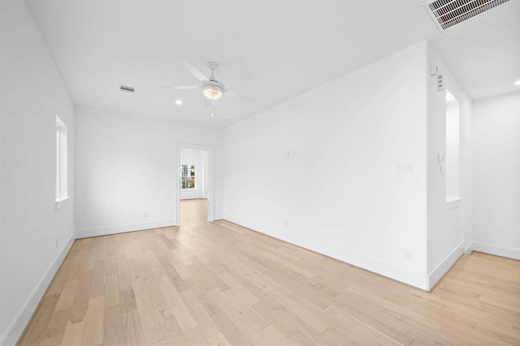 These are photos of a previously built home. Photos are of a house that may show upgraded/alternative finishes.
