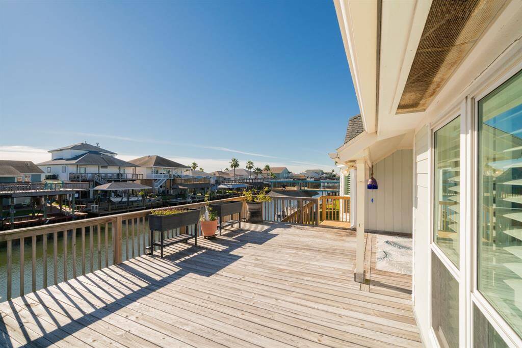 upstairs balcony-second view