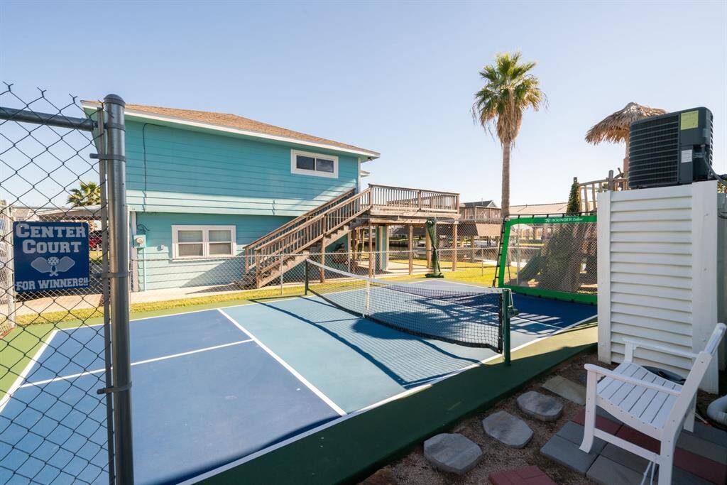 pickleball court