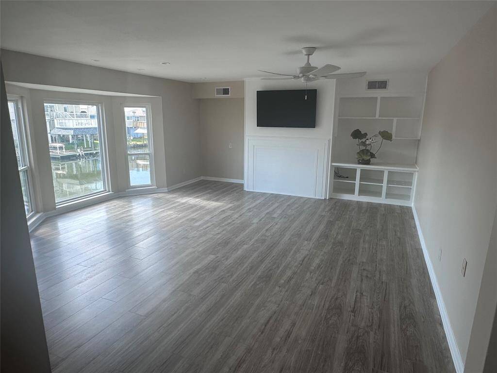 Upstairs full and large living area
