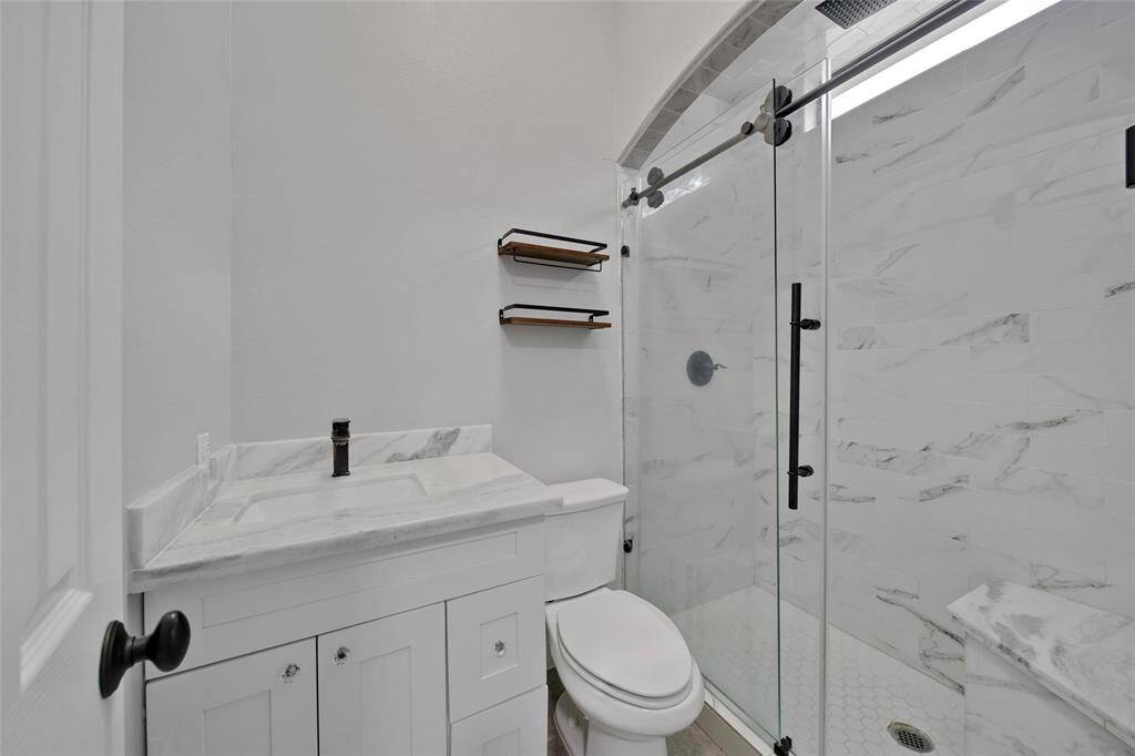 Ensuite Bathroom 3
