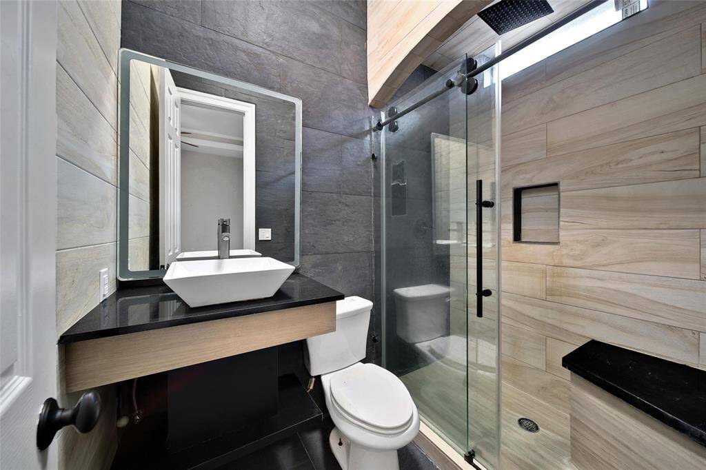 Ensuite Bathroom 4