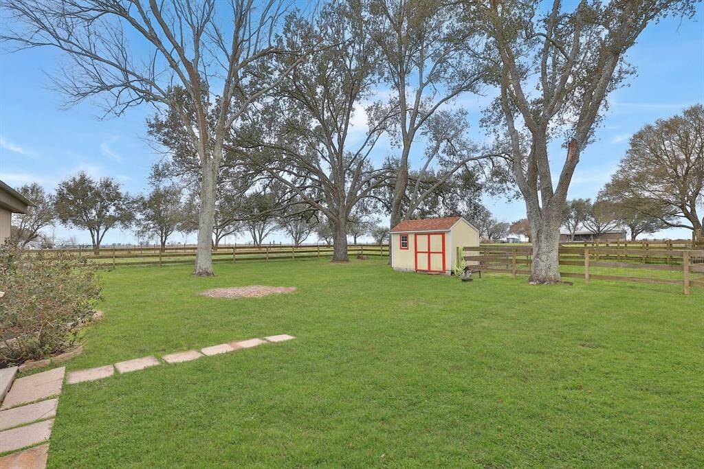 Small storage building