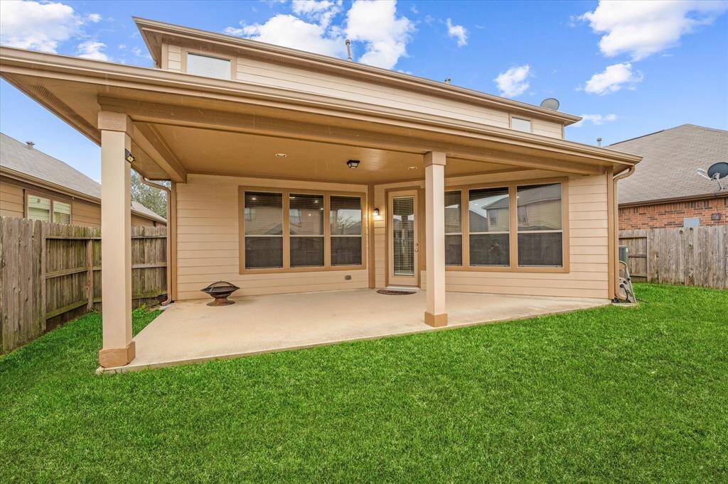 Great outdoor entertaining space for cookouts or just relaxing at the end of the day