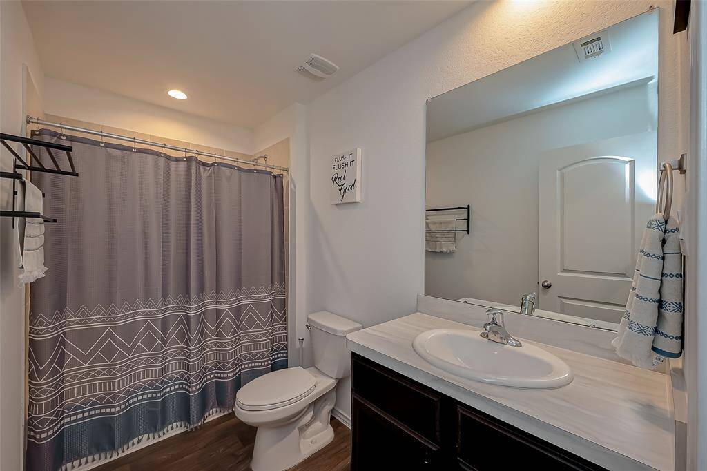 Secondary bathroom
