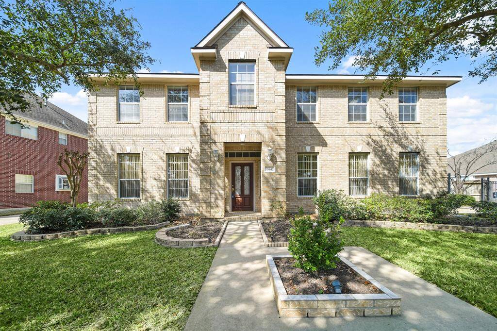 Welcome home to your 5 bed, 3.5 bath home.