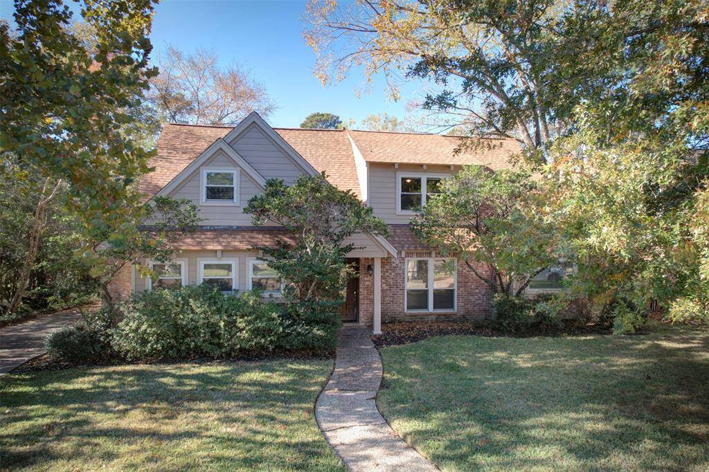 A beautiful brick home within walking distance to the park, pool, tennis courts, and clubhouse!