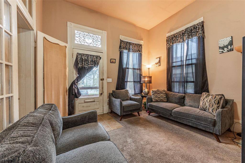 Family room on 1st level facing front door
