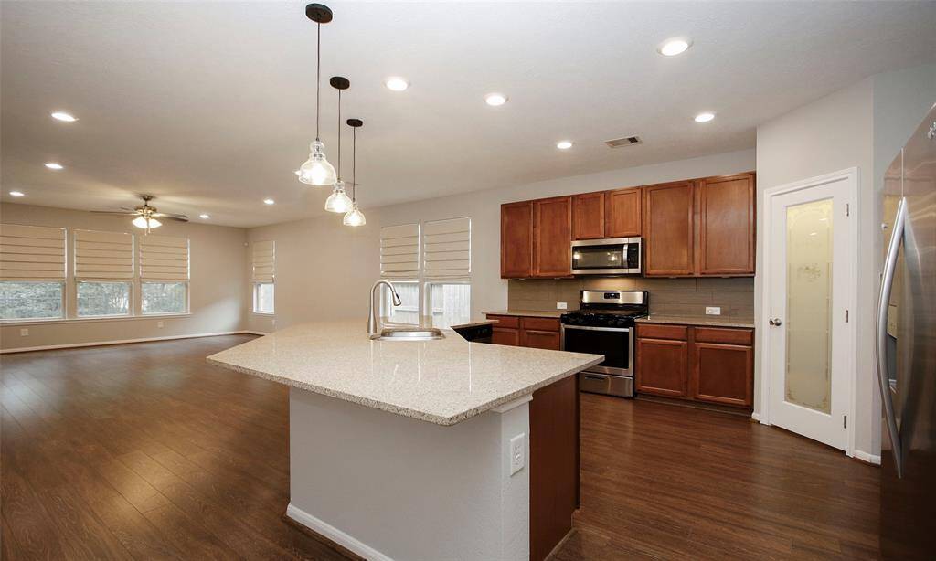 Fabulous open kitchen!