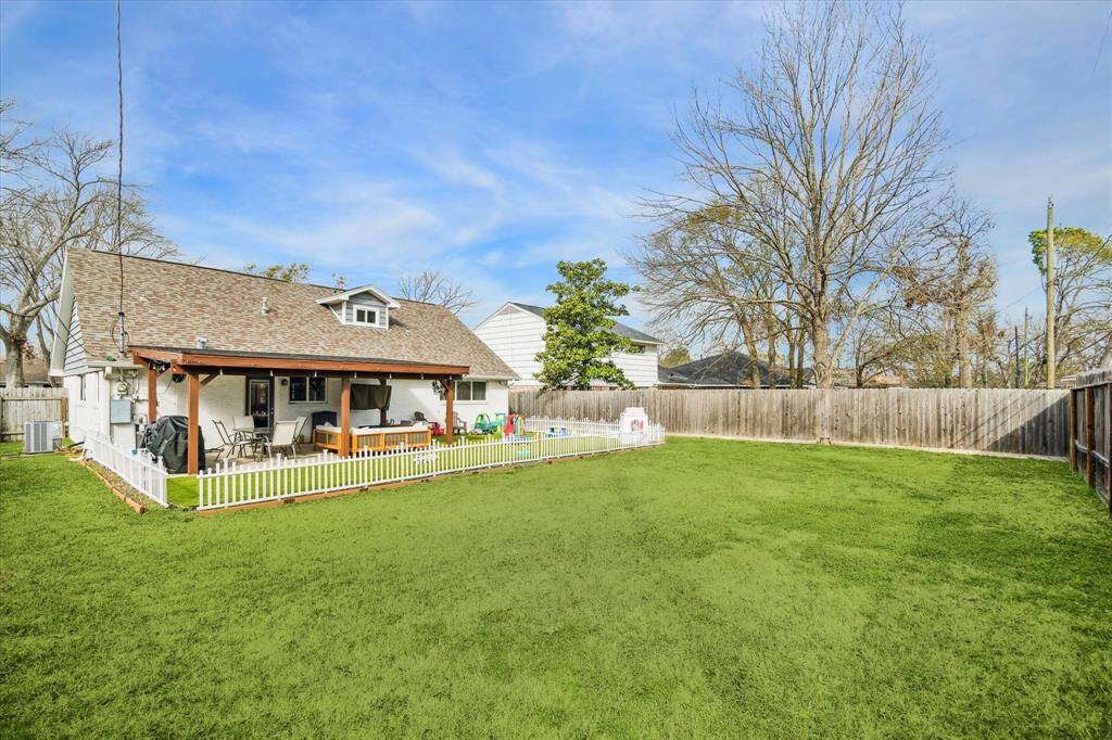 The generous lot is 7,670 Sqft. Enjoy peace of mind with a fully fenced-in backyard.