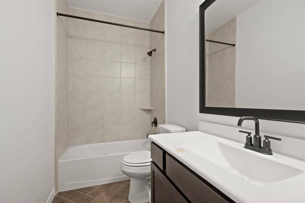 Hall bath 2