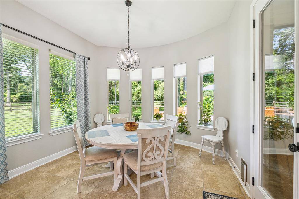 Plenty of natural light in the breakfast room