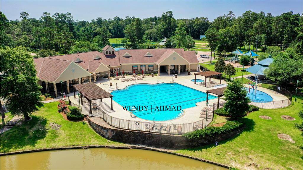 Benders Landing Estates amenities and clubhouse