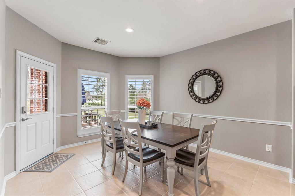 Look at all that natural light coming in from the backyard!