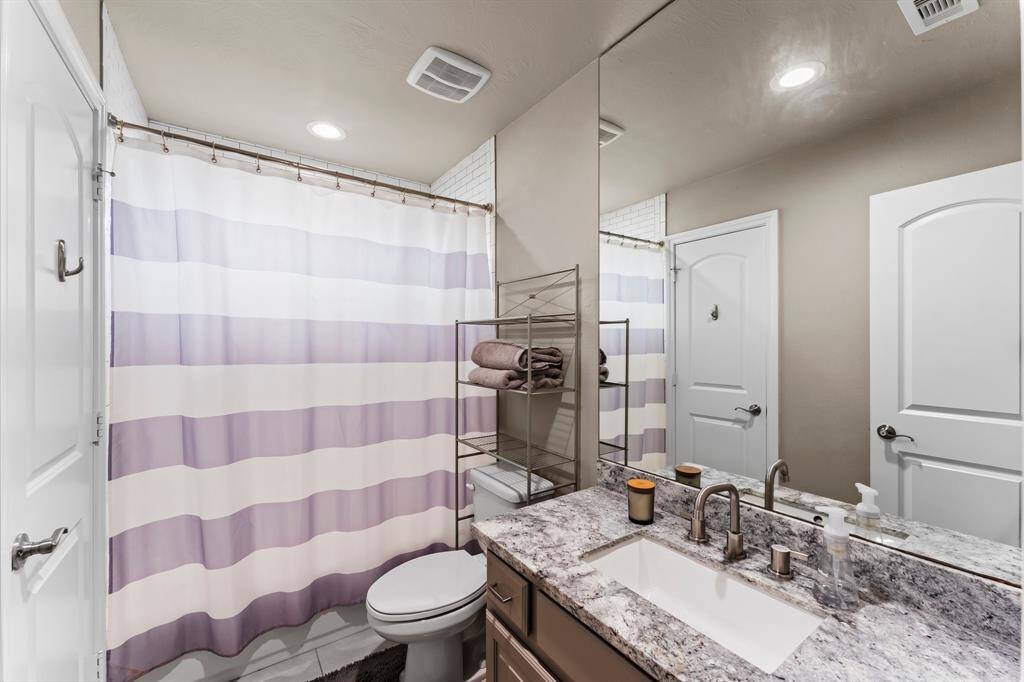 Bathroom for Bedrooms 3 and 4.
