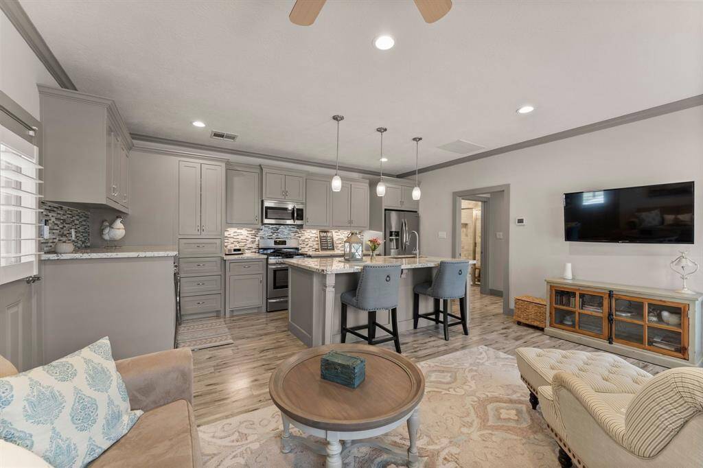 Multi-generational living in luxury!