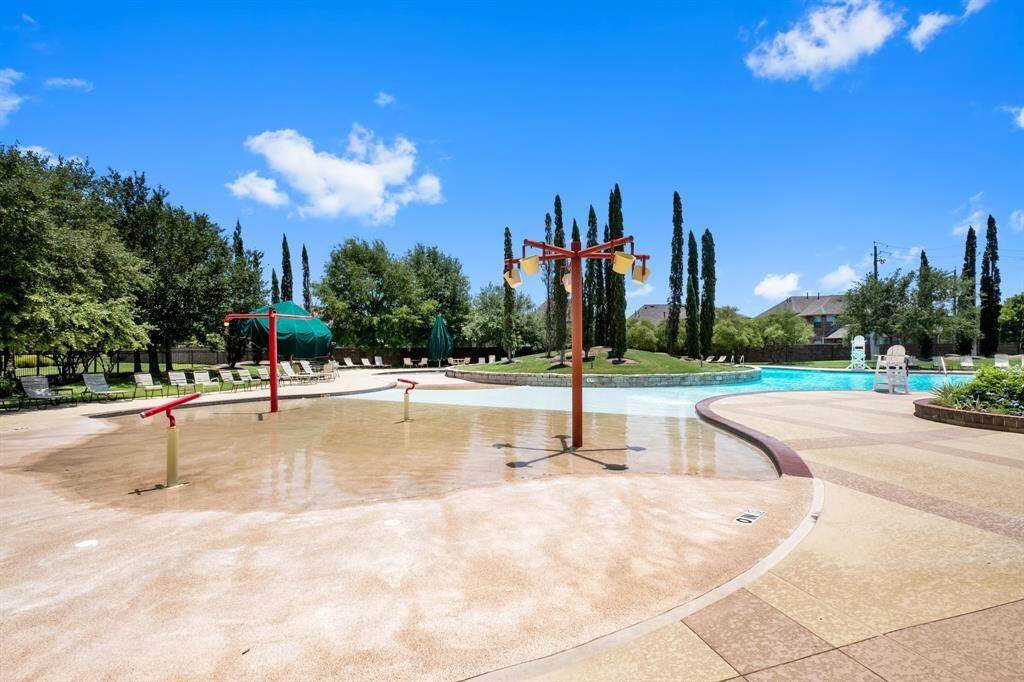 Neighborhood Pool & Splash Pad