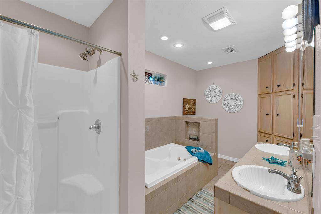 Primary bath with large tub!