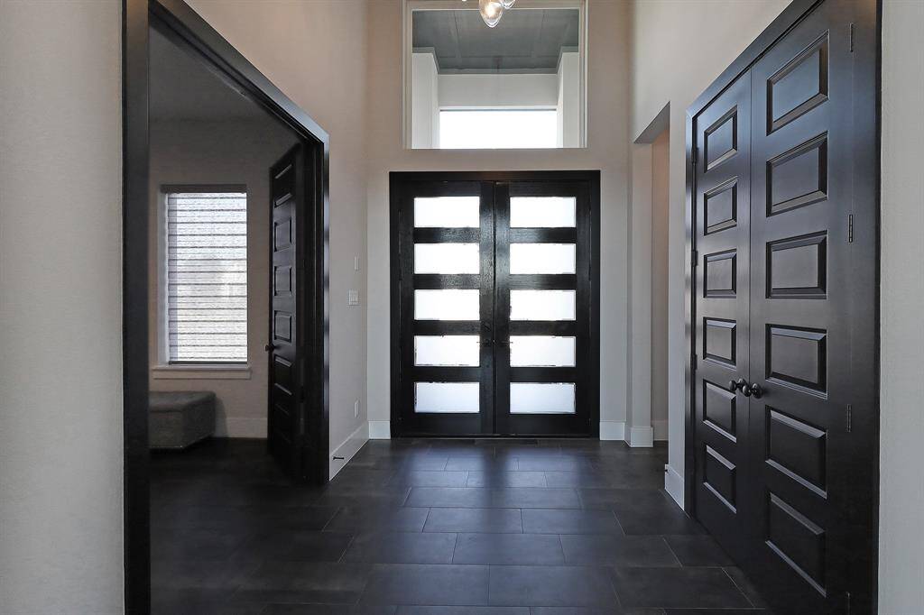 Double front doors for easy moving and convenience.