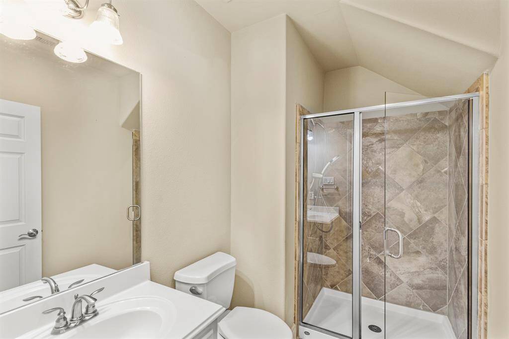 FIRST FLOOR FULL BATH