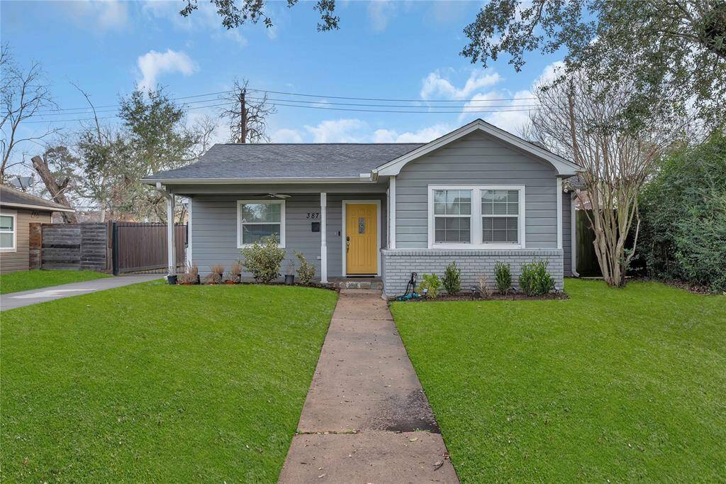 Charming one-story home in the university area located near TSU and UH.