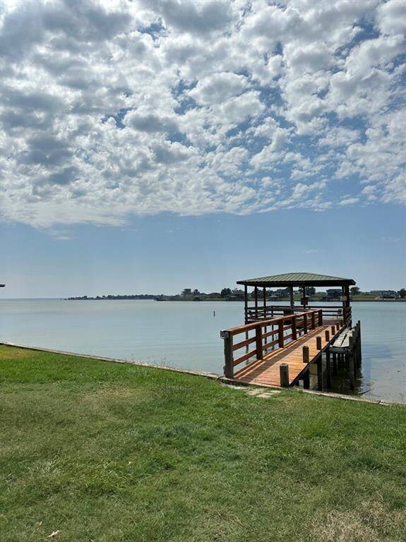 Community fishing pier