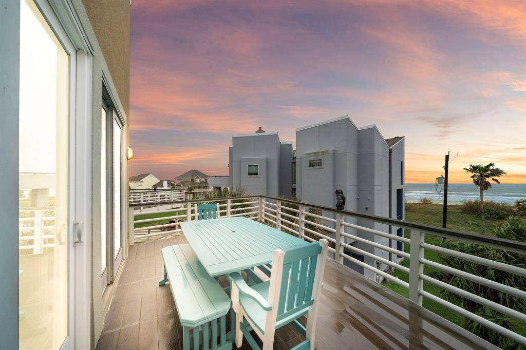 Multiple decks to enjoy beach views! Polywood table and chairs for indoor/outdoor entertaining.