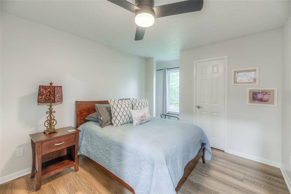 2nd bedroom with a view of the lake!
