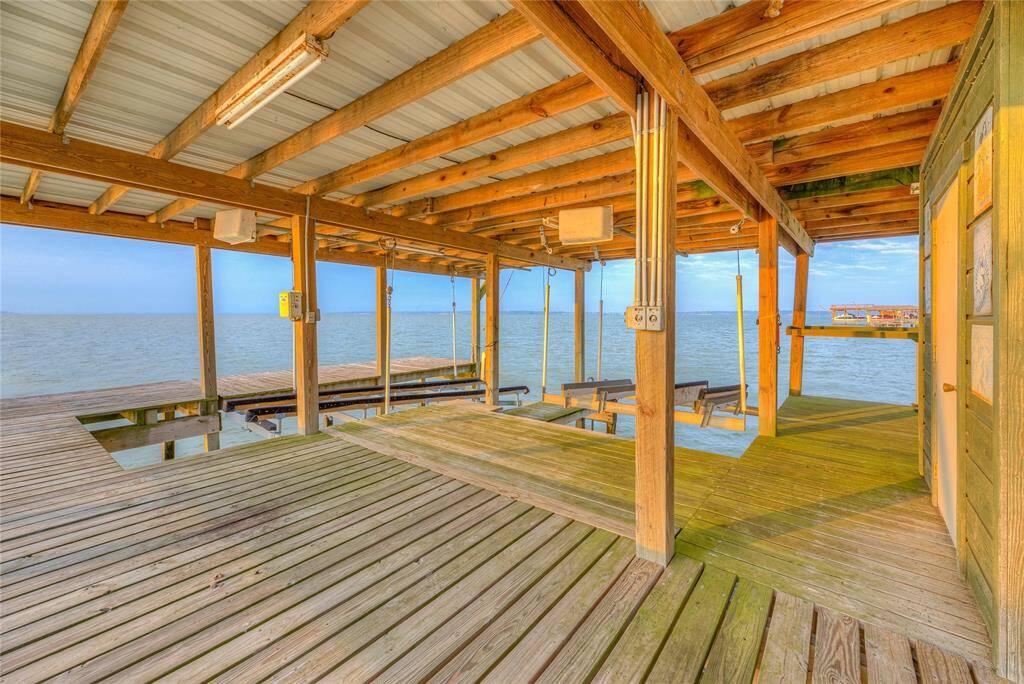 Electric boat lift & jet ski lifts.
