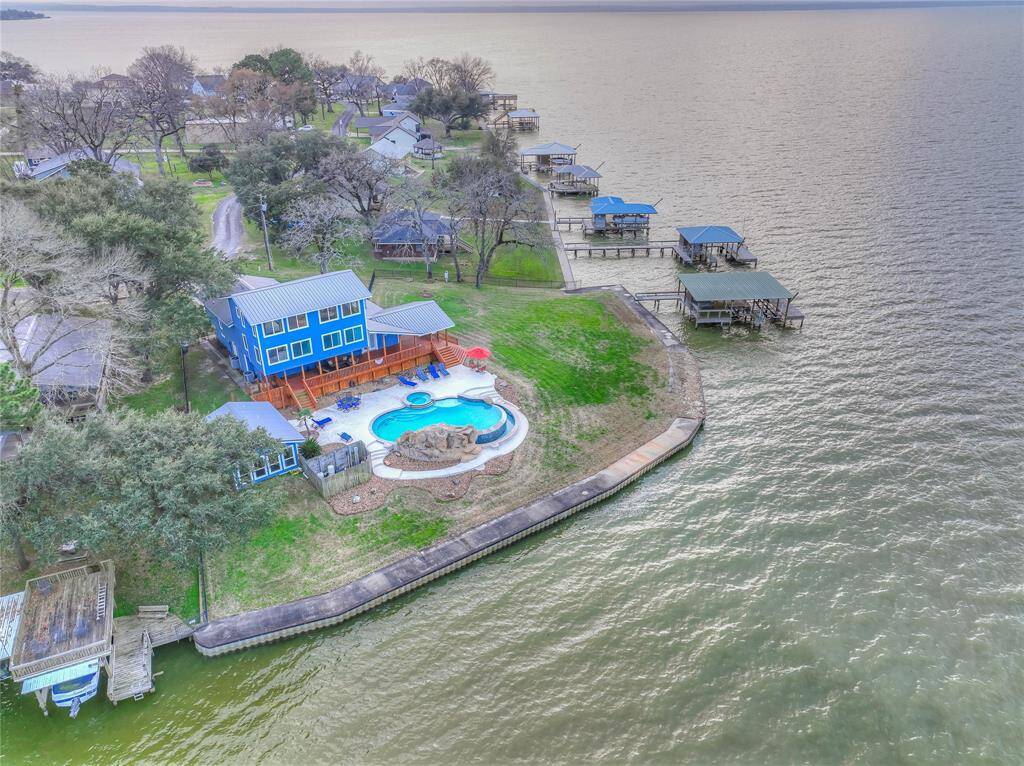 248 feet of shoreline with metal bulkhead waterfront and concrete sidewalk
