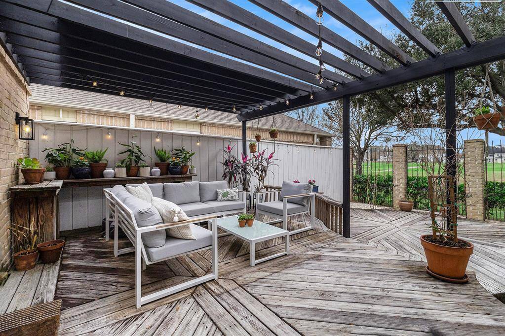 This space is not only off the principal bedroom but also the diningroom for easy access to the bar or kitchen.