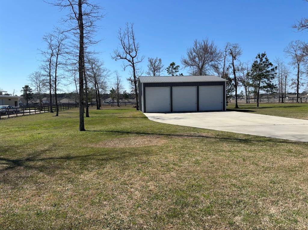 35w x 30d with 3 10x10 bay doors