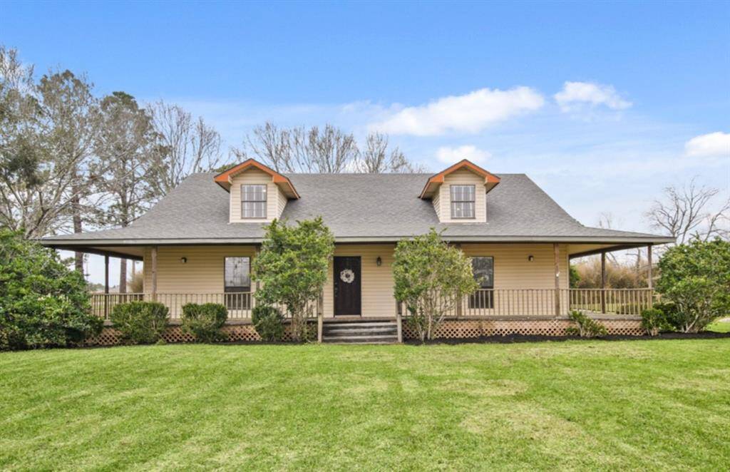 Welcome to your charming country retreat!