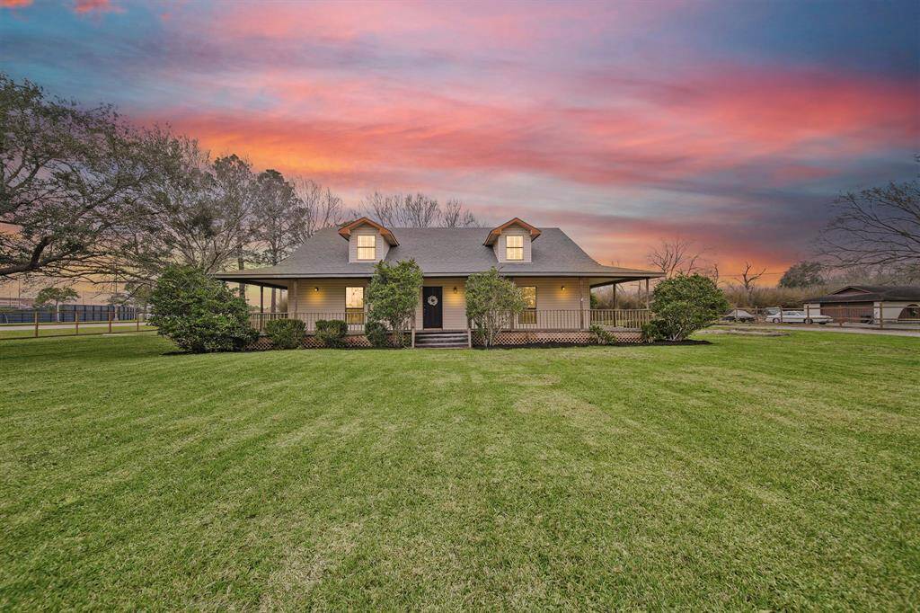 Let's make this beauty your new home-sweet-home.