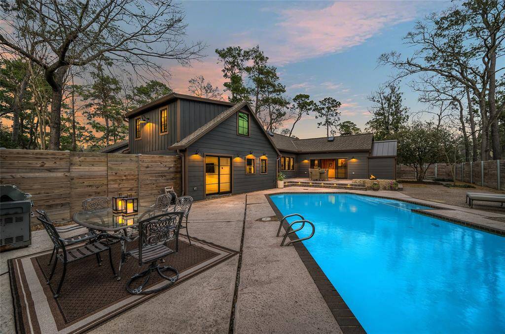 Imagine your evenings entertaining in this spectacular setting!