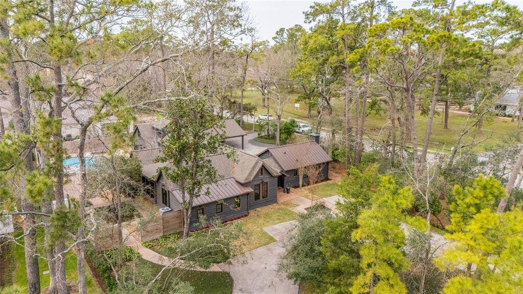 An aerial view of this amazing picturesque property and richly defined home