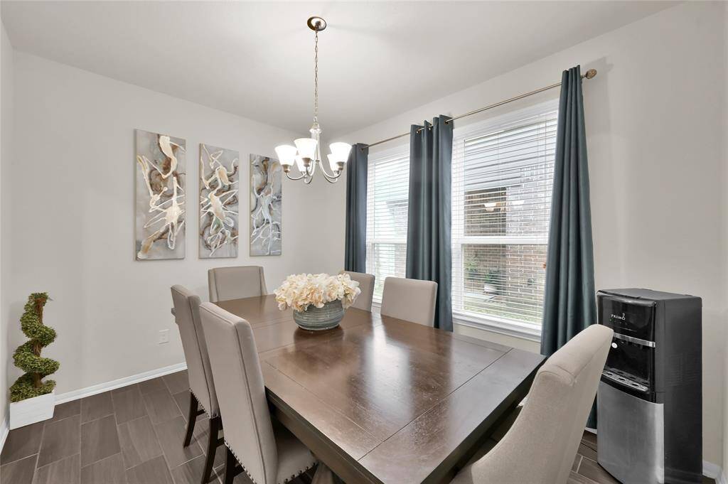 Formal dining off kitchen
