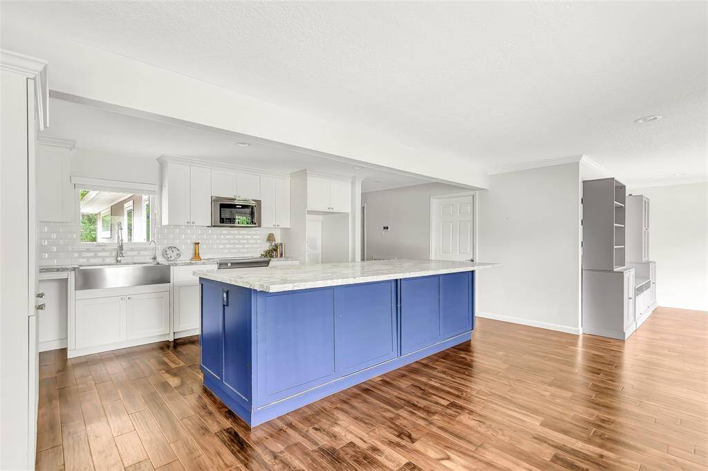 Island kitchen