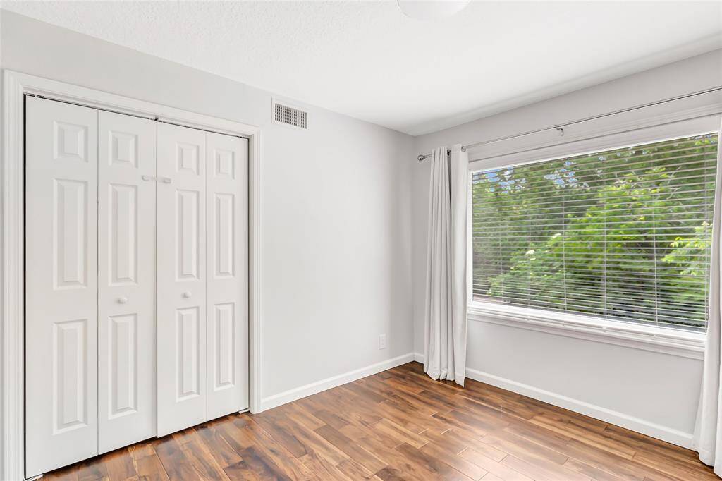 Secondary bedroom